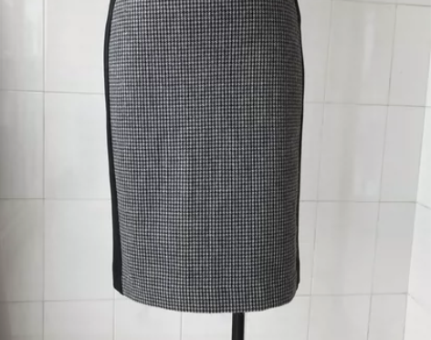 铅笔裙,小千鸟格拼黑色,高级感十足,100...