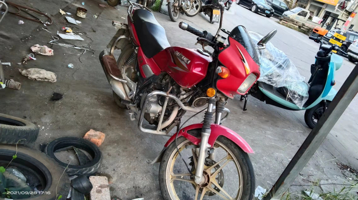 二手豪爵摩托车