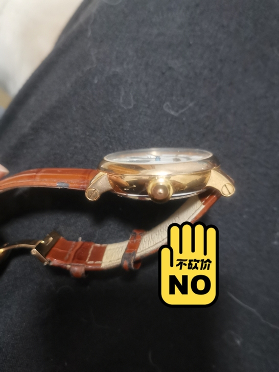 罗宾尼机械表，20年5月购买，有一点花，9...