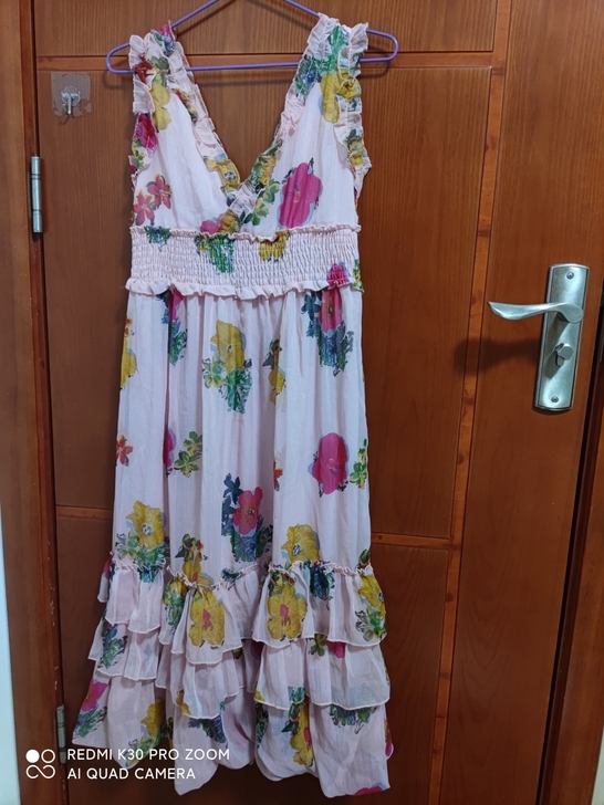 吊带蛋糕裙,雪纺的,太瘦了穿得不好看,市场...