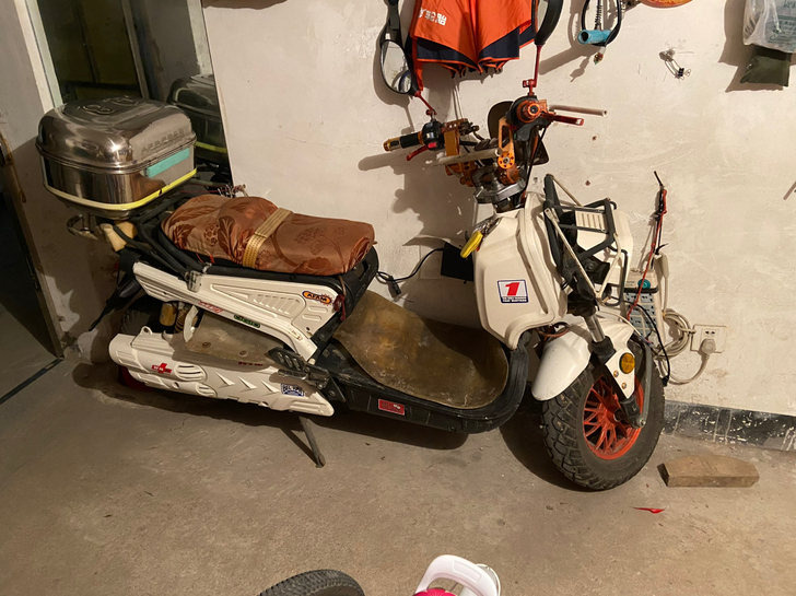 祖马电动车，76v50安电池。前后碟刹，时...