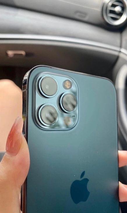 实拍苹果12pro有面容  手机成色99新...
