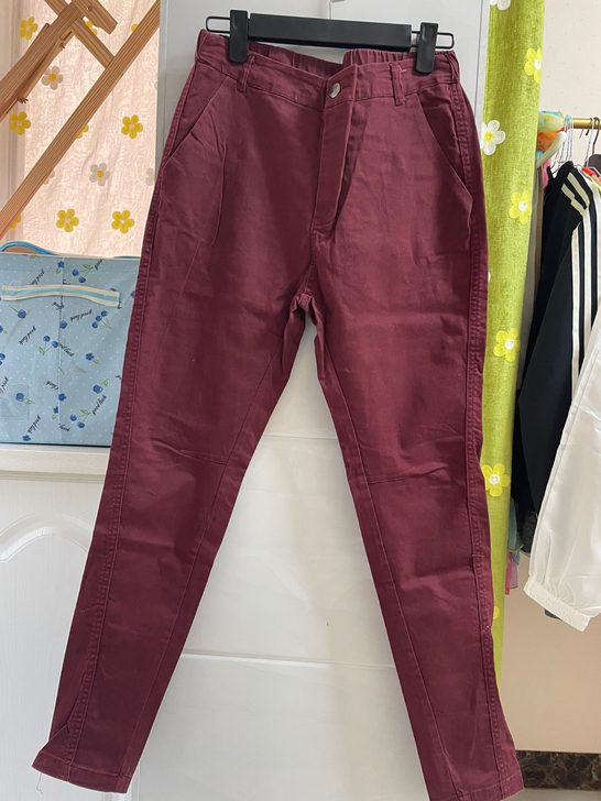 酒红色休闲裤