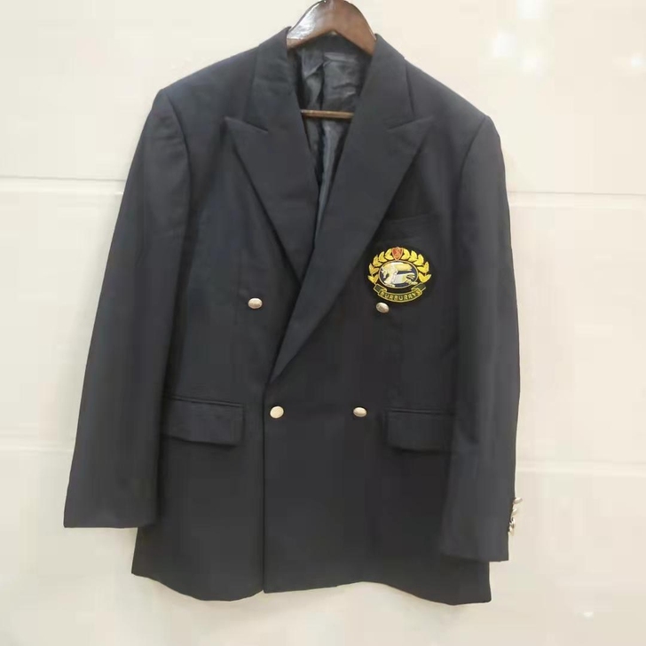 Burberry学院风西服
