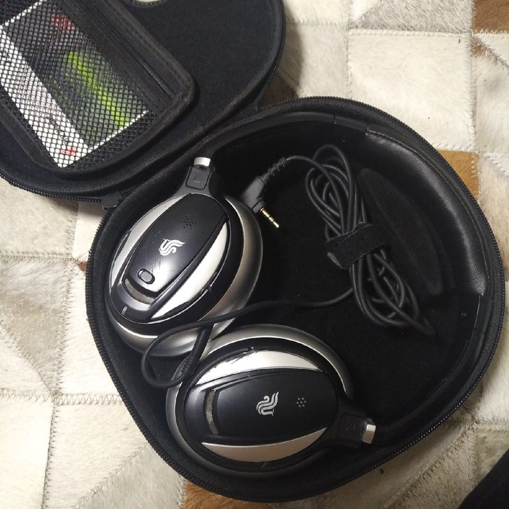 233621 国航降噪耳机 型号：CA－D...