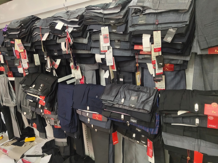 柒牌西裤，商场撤柜，基本三标齐全，少量剪标...