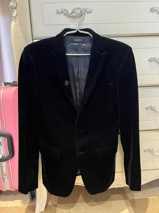 闲置太平鸟西装外套男装，专柜一千多购入，尺...