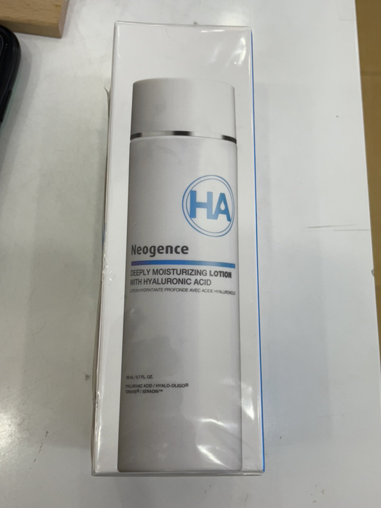 全新台湾品牌霓净思玻尿酸保湿化妆水 200...