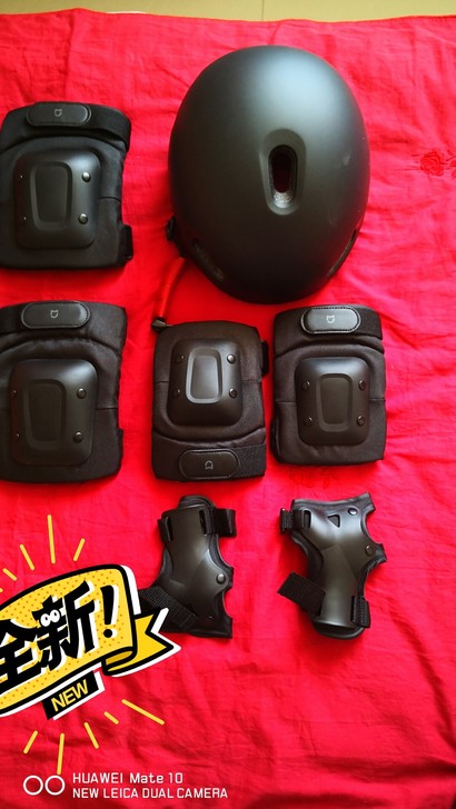 小米全新护具，箱子包装拆开过，和小米平衡车...