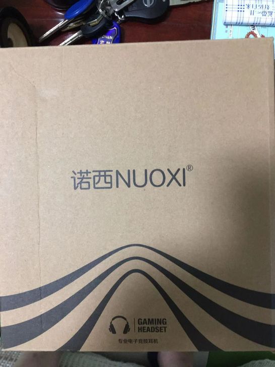 10个几乎全新品牌耳机200元全拿走