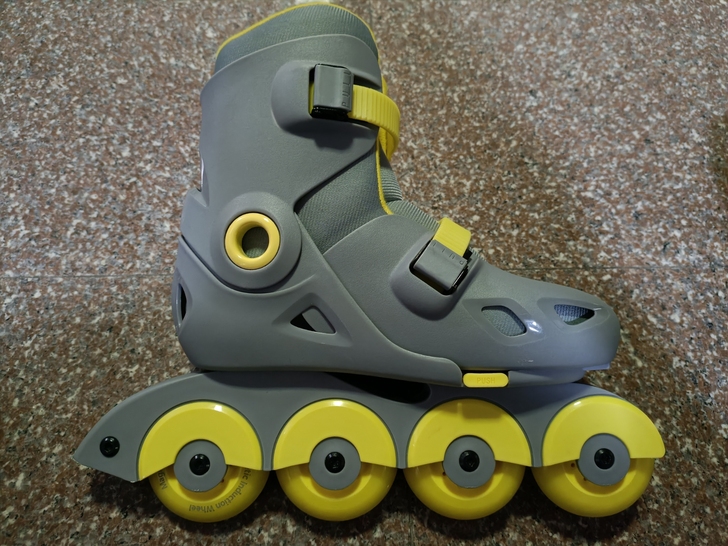 小寻智能轮滑鞋，可以定位测速的智能鞋！