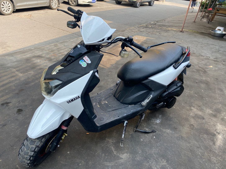 雅马哈摩托车 车况精品 省油 车子9层新 ...