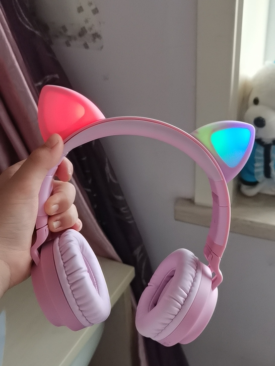 耳机可用线也可用蓝牙或插卡