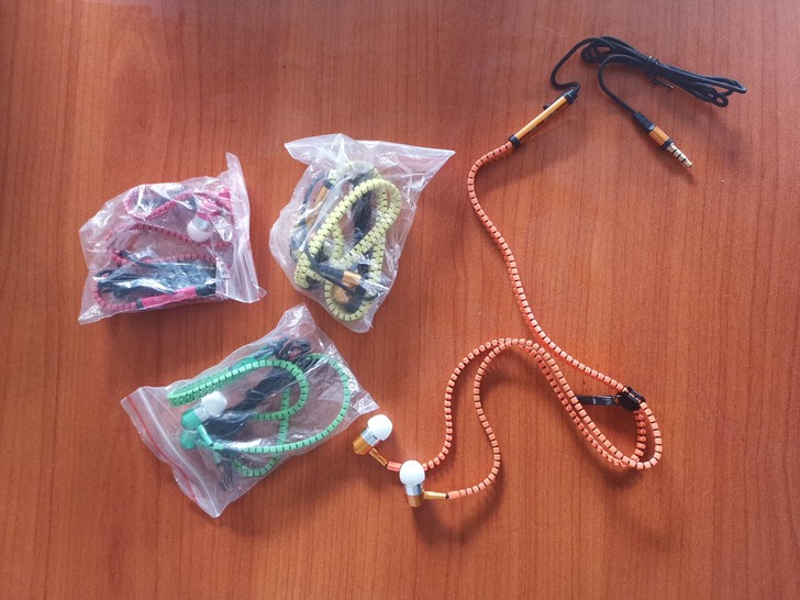 拉链式耳机，几十个，全新未用