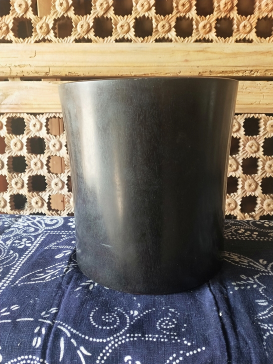 檀木笔筒做工精细皮壳完整尺寸如图