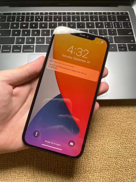 苹果12 ProMax海军蓝几乎全新