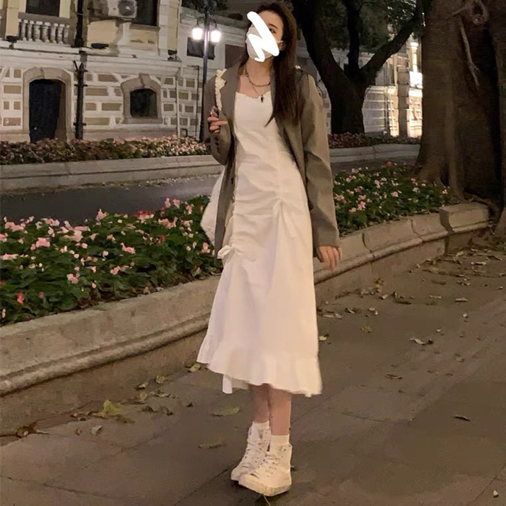 设计感小众吊带连衣裙女2021年春夏新款黑...