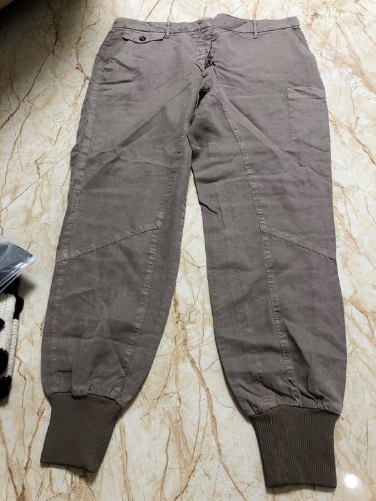 女生紧腿休闲裤，特价出