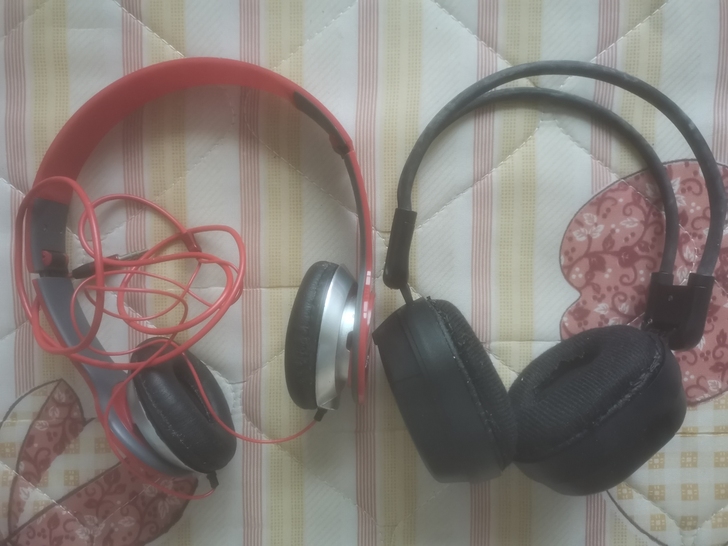 以前买的耳机，闲置快两年了，现在便宜出手。