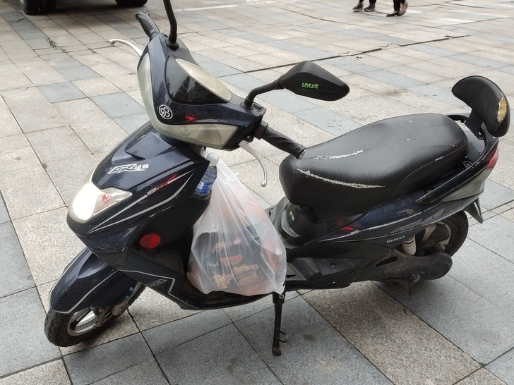 买的就是二手的，不知道电池具体用多久了，充...