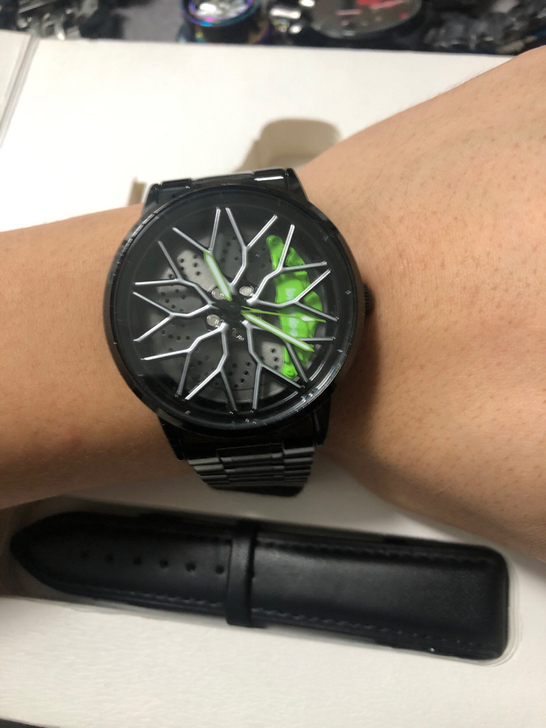 出售保时捷汽车轮毂手表气质表石英机芯，轮毂...