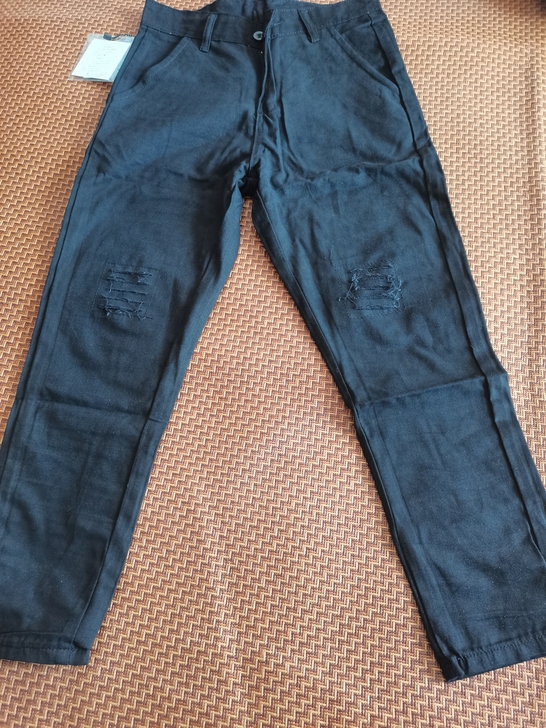 全新黑色休闲裤M码，无弹力，假破洞