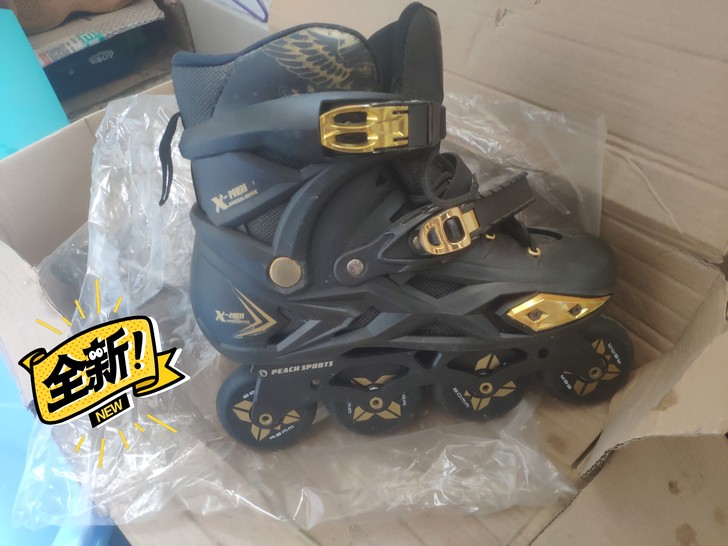 大一买的溜冰鞋，几乎全新，没用过几次