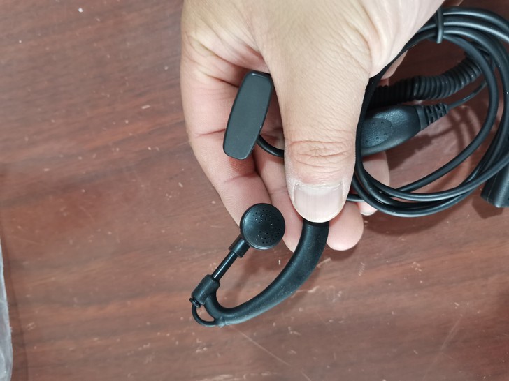 对讲机耳机,两个 全新 ,带弹簧绳,包邮不...