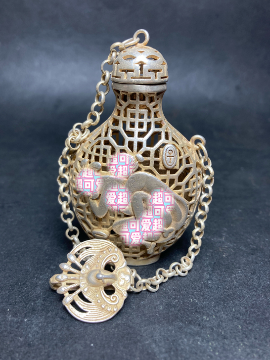 苗银香囊，品相如图，图案生动有趣，镂空工艺...