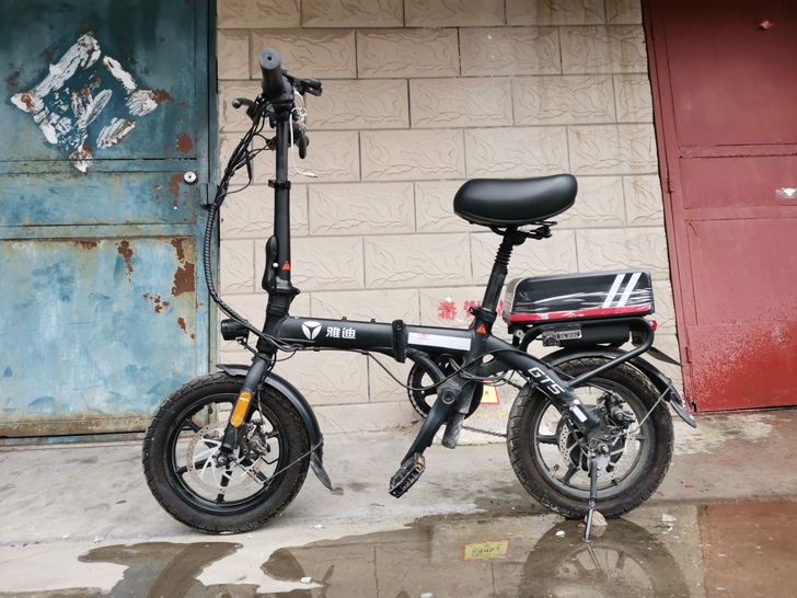 雅迪gt5折叠电动车,全铝车身小巧轻便,续...