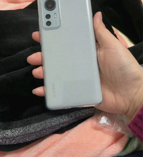 小米12。轻度使用。。。5月底买的。到现在...