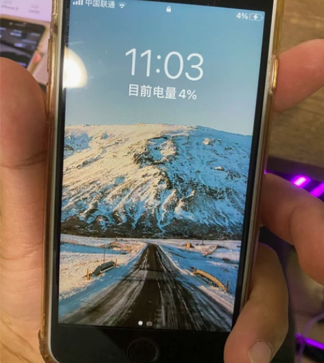 苹果8  64g屏幕有裂 无摄像头 屏幕有...