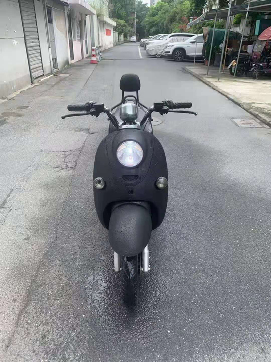 老百姓亮黑色小龟,60v新电瓶续航四五十公...