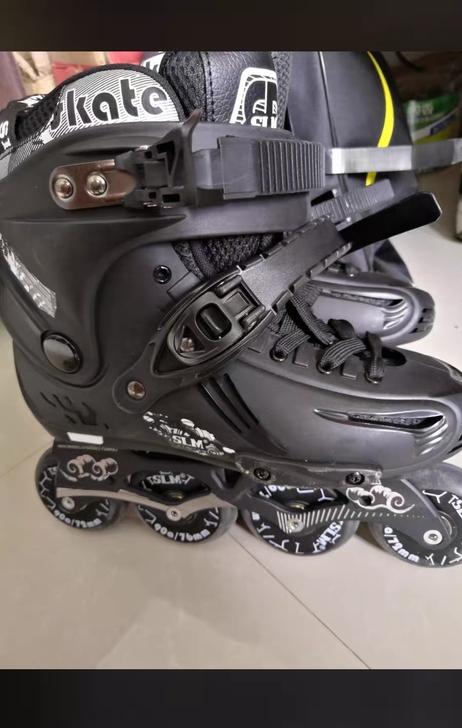 SLM 直排轮,没溜过,全新