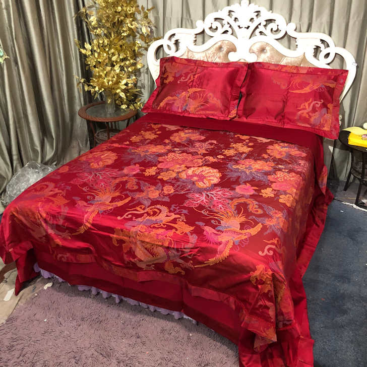 全新精致浮雕刺绣锦缎提花长绒棉款四件套。食...