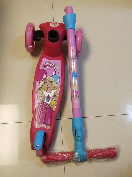 迪士尼正版，这款是中款，能调高度 分体式折...