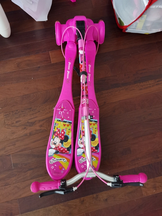 迪士尼可折叠蛙式滑板车、剪刀车，