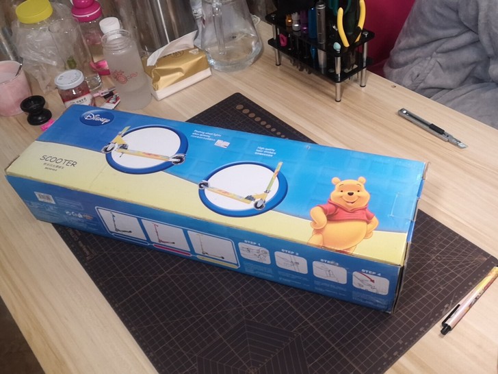 迪士尼全新滑板车，闪光轮。