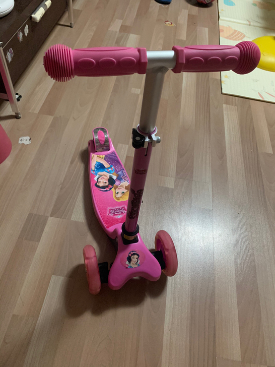 迪士尼公主滑板车 立杆折叠 携带方便 四挡...