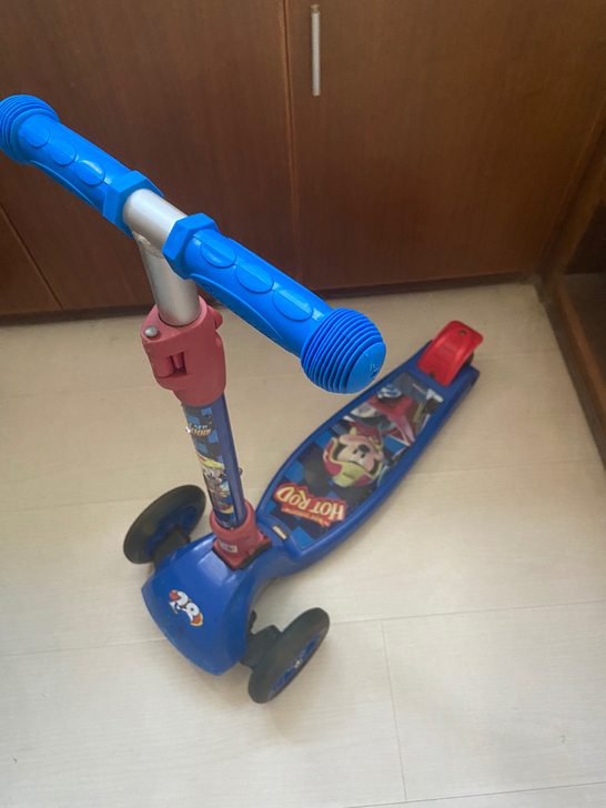 迪士尼专卖购买儿童滑板车，给孩子买滑板车一...