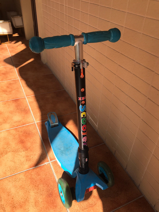 便宜转二手滑板车，除了旧点，骑着没问题，可...