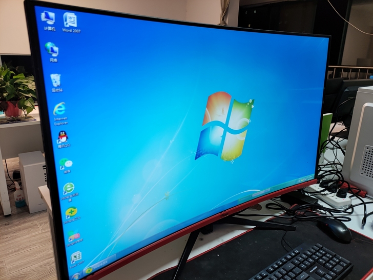 低价出售 几台 32寸  40寸超薄曲面电...