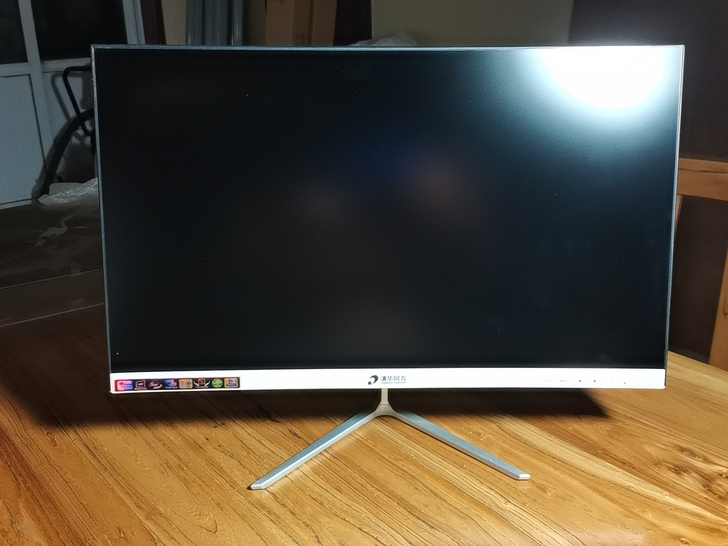 清华同方曲屏显示器，24寸，无边框曲屏，九...