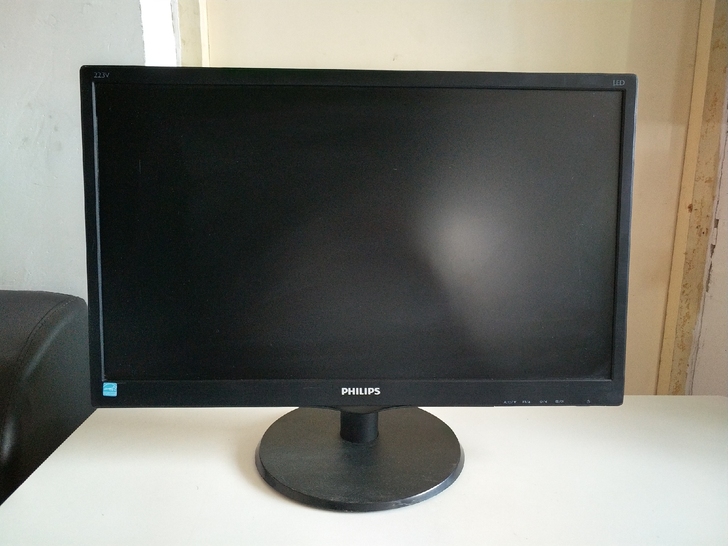 飞利浦22寸显示器,型号223V5L,实物...