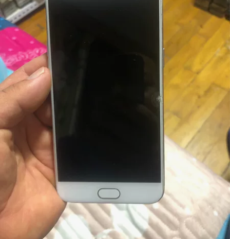 oppoR11手机，能开机，屏不亮，不知道...