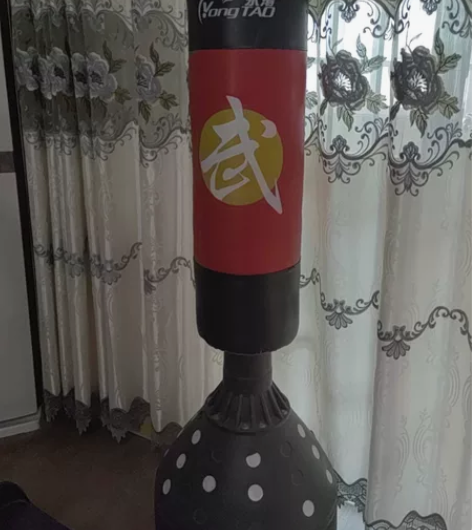 永涛牌子的拳击沙袋，孩子大了，不用了，8成...