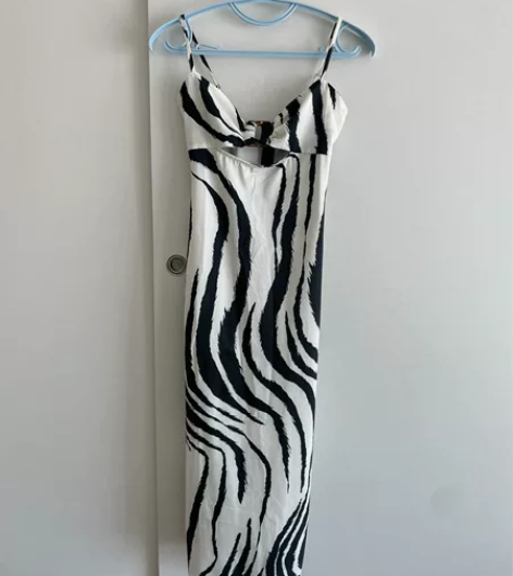 非常美丽的连衣裙 没穿过 我穿略紧 本人1...