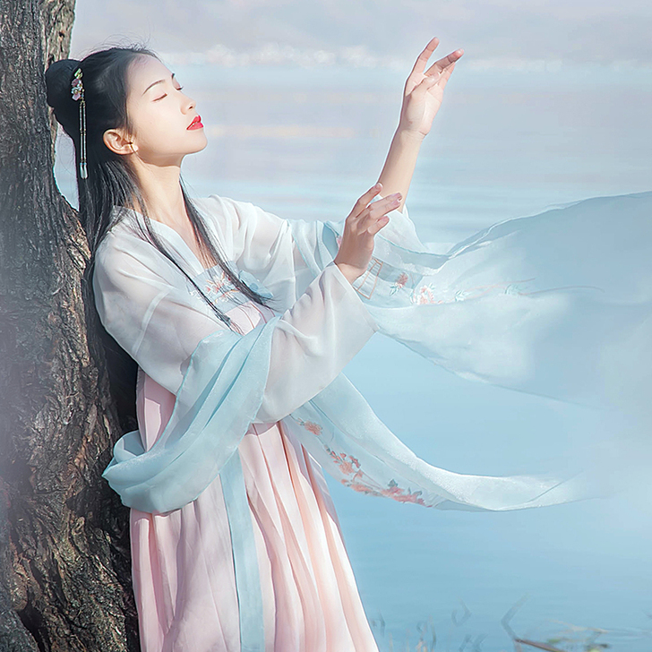 汉尚华莲 民族装舞台装