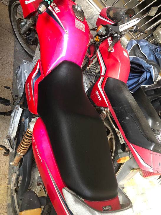 豪杰铃木摩托车，八千多买的新旧程度 有六七...