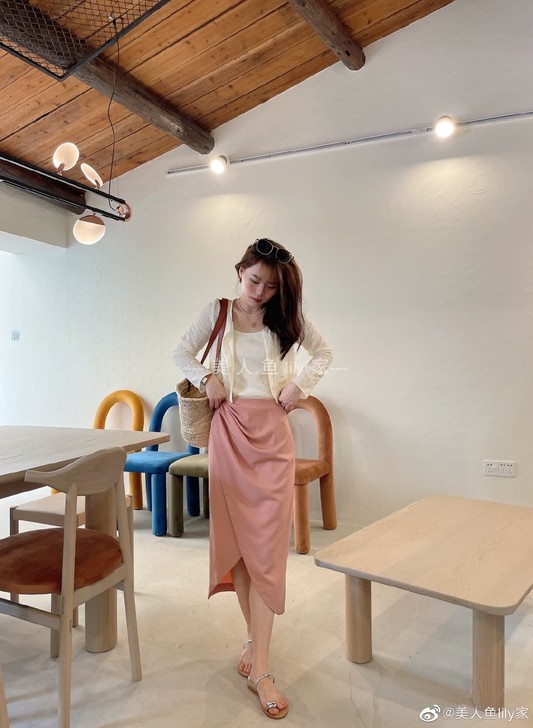 粉色花苞裙m码，洗一穿一。半身裙太多了，这...